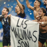 FIFA World Cup 2026 : अर्जेंटिनाच्या खेळाडूंनी प्रदर्शित केलेल्या बॅनरमुळे वादाची ठिणगी