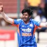 Mayank Yadav : मयंक यादवची विक्रमी गोलंदाजी! पहिल्याच चेंडूवर विकेट, भुवनेश्वर कुमारचा विक्रम!
