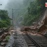 Mumbai Pune Railway : घाटात दरड कोसळली तरी वाहतूक थांबणार नाही; मुंबई-पुणे रेल्वेप्रवास आता अधिक सुरक्षित, 'हा' मोठा बदल होणार!