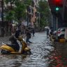 Mumbai Rain Red Alert : मुंबईत मुसळधार पाऊस सुरूच; ठाण्यात रेड अलर्ट, नागरिकांना सतर्कतेचा इशारा