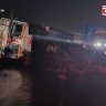 Nashik-Mumbai Highway : घोटी–सिन्नर फाटा उड्डाणपुलावर ट्रक दुभाजकाला धडकून उलटला अन्...महामार्गावर मोठी वाहतूक कोंडी