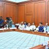 Devendra Fadnavis : 'म्हाडा'मध्ये नागरिकांच्या तक्रारी ऐकण्यासाठी स्वतंत्र कक्ष तयार करावा