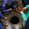 Sakinaka Manhole Accident : मोबाईलवर बोलणं जीवावर बेतलं! साकीनाक्यात उघड्या मॅनहोलमध्ये पडलेल्या व्यक्तीचा मृत्यू