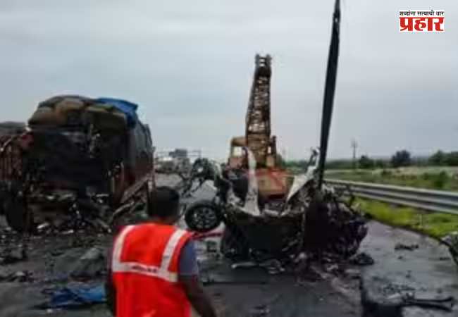 Wardha Samruddhi Mahamarg Accident : समृद्धी महामार्गावर भीषण अपघात; कारला आग लागून पाच जणांचा मृत्यू, एक गंभीर