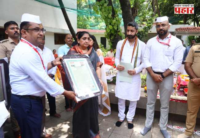 DCM Sunetra Pawar : दिवंगत उपमुख्यमंत्री अजितदादा पवार यांच्या स्मृतीचिन्हांचे उपमुख्यमंत्री सुनेत्रा पवार यांच्याकडे हस्तांतरण