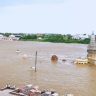 Pandharpur Flood : पंढरीत पुराचा विळखा! चंद्रभागा दुथडी भरून वाहू लागली