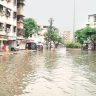 Vasai Rain : मुसळधार पावसाचा फटका! वसईत इमारतीचा सज्जा कोसळला, रस्ते जलमय