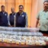 Agra ARTO Raid : माजी सरकारी अधिकाऱ्याच्या घरात 'कुबेराचा खजिना'; २२ किलो सोनं-चांदी, १.६२ कोटींची रोकड जप्त