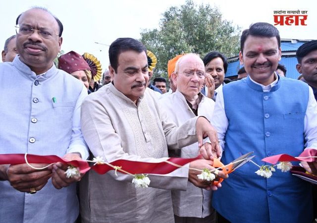 Devendra Fadnavis : रेल्वे फाटक मुक्त महाराष्ट्र करण्यासाठी येत्या; तीन वर्षात 145 रेल्वे उडाण पुलांचे बांधकाम
