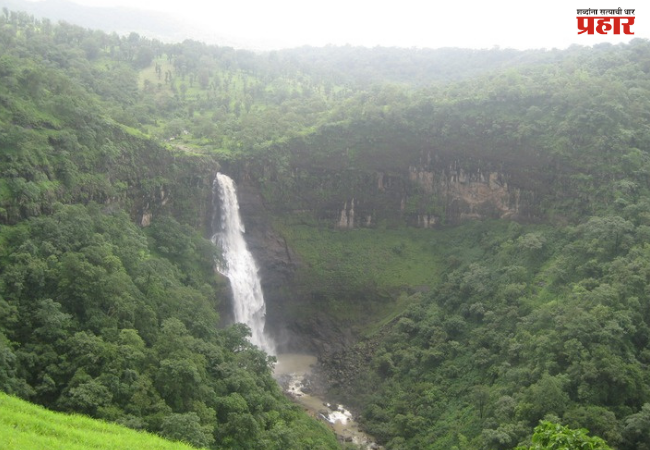 Nashik : पर्यटकांनो तिकडे जाऊच नका ! ‘हा’ प्रसिद्ध धबधबा अनिश्चित काळासाठी बंद