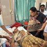 Sunetra Pawar : सासवड-जेजुरी मार्गावरील अपघातानंतर उपमुख्यमंत्री सुनेत्रा पवार रुग्णालयात; जखमी वारकऱ्यांना दिला धीर, तातडीच्या उपचाराचे आदेश