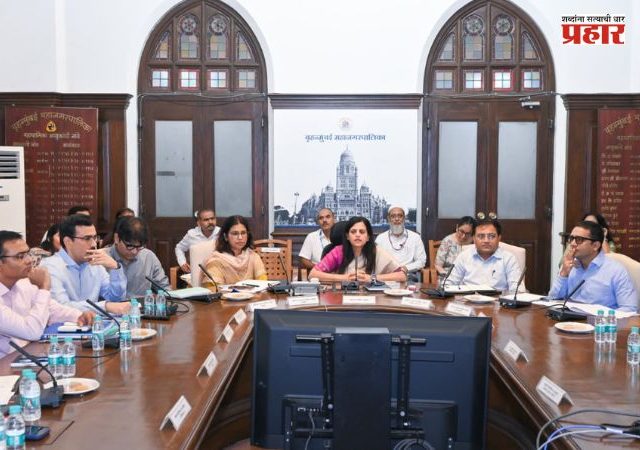 BMC News : मुंबईत कचऱ्यांच्या संवेदनशील ठिकाणांवर सीसीटीव्हीची नजर, कचरा फेकणाऱ्यांवर दंडात्मक कारवाई