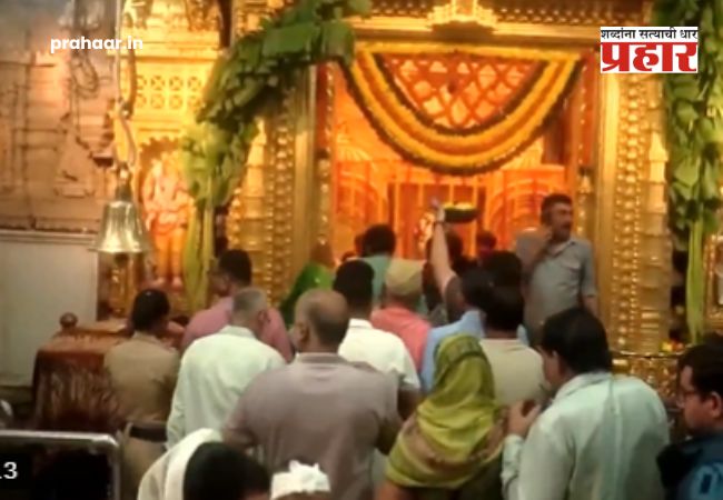 Babulnath Temple : मुंबईतील प्रसिद्ध बाबुलनाथ मंदिरात भाविकांची प्रचंड गर्दी!