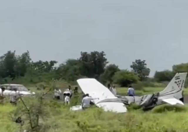 Baramati Plane Accident : बारामतीमध्ये सात महिन्यांत तिसरा विमान अपघात, प्रशिक्षण विमानानं धावपट्टी सोडली आणि झाला अपघात