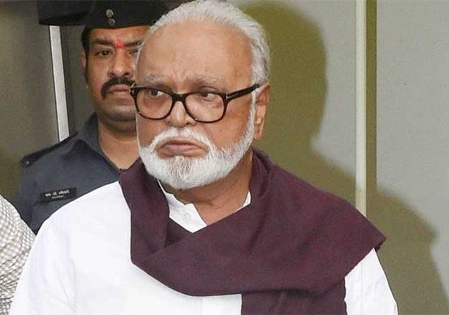 Chhagan Bhujbal : कार्यकर्त्यांनी लावलेले पालकमंत्री पदाचे बॅनर्स भुजबळांनी उतरवले