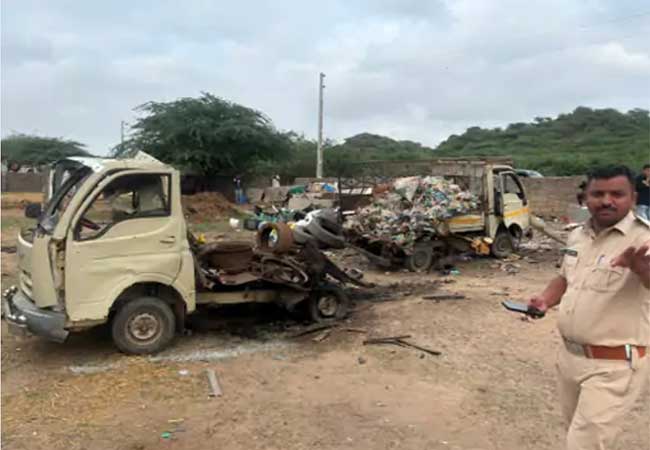 Blast in Gujarat : गुजरातमध्ये वाहनाच्या स्फोटात दोन सख्ख्या भावांसह दोन चिमुकल्यांचा मृत्यू