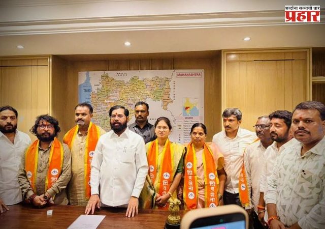 Maharashtra politics : भाजप प्रवेशासाठी निघालेले उबाठा गटाचे नगरसेवक रातोरात शिंदेंच्या शिवसेनेत दाखल