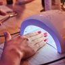 Gel Nail Polish Side Effects : युरोप, ब्रिटनमध्ये बंदी असलेला 'हा' धोकादायक केमिकल भारतीय जेल नेलपॉलिशमध्ये अद्याप सुरूच! जाणून घ्या कारण