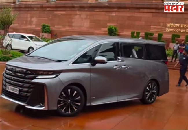 Manu Singhvi’s ‘Toyota Vellfire’ car
