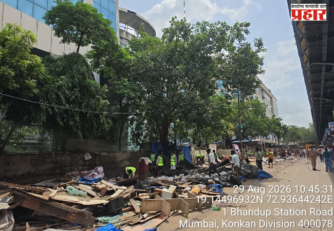 197 kilometers of footpaths in Mumbai cleared of encroachments; Municipal Corporation claims.