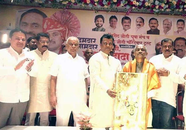 MLA Prashant Thakur : आमदार प्रशांत ठाकूर यांच्या वाढदिवसानिमित्त कामोठे येथे समाजोपयोगी वस्तूंचे वाटप