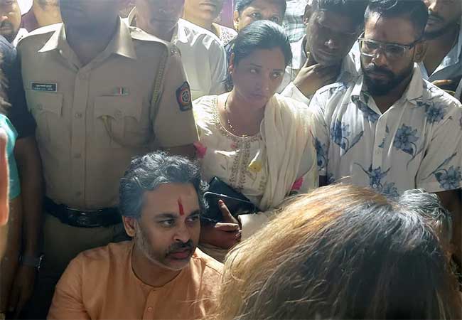 Nilesh Rane : ‘गरज पडली तर हिंदुत्त्वासाठी कायदाही हातात घेऊ’