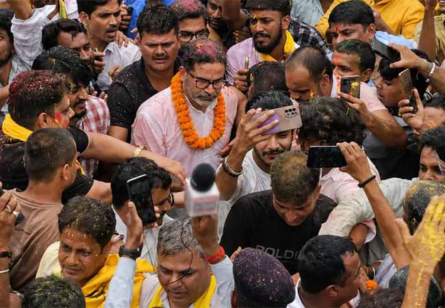 भाजपचा ३० वर्षांचा बालेकिल्ला ढासळला, बिहारमध्ये प्रशांत किशोरांचा विजय; मध्य प्रदेशात काँग्रेसची बाजी, गुजरातमध्ये भाजपचा गड कायम
