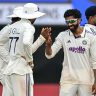 IND vs SL Galle Test : भारतापाठोपाठ श्रीलंकाही पहिल्या डावात 'ऑलआऊट', जाणून घ्या गॉल कसोटीत तिसऱ्या दिवसअखेर भारताकडे किती धावांची आघाडी ?
