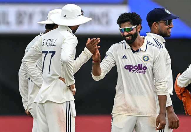 IND vs SL Galle Test : भारतापाठोपाठ श्रीलंकाही पहिल्या डावात ‘ऑलआऊट’, जाणून घ्या गॉल कसोटीत तिसऱ्या दिवसअखेर भारताकडे किती धावांची आघाडी ?