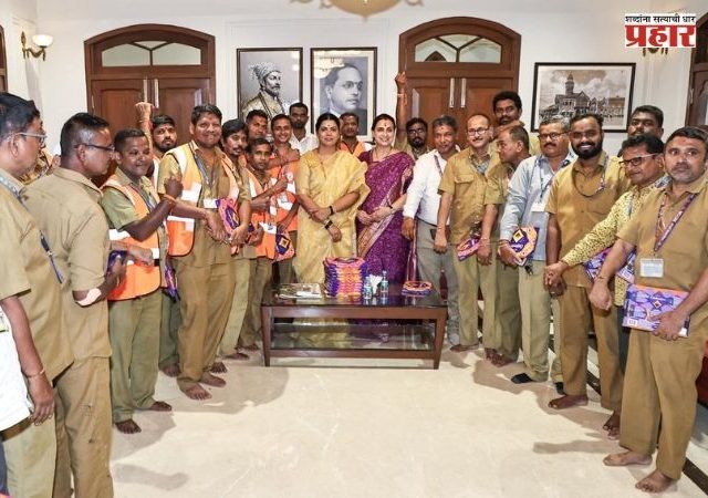Ritu Tawde : महापौर बंगल्यातील कर्मचाऱ्यांसोबत महापौरांनी साजरी केली 'कृतज्ञतेची राखी'