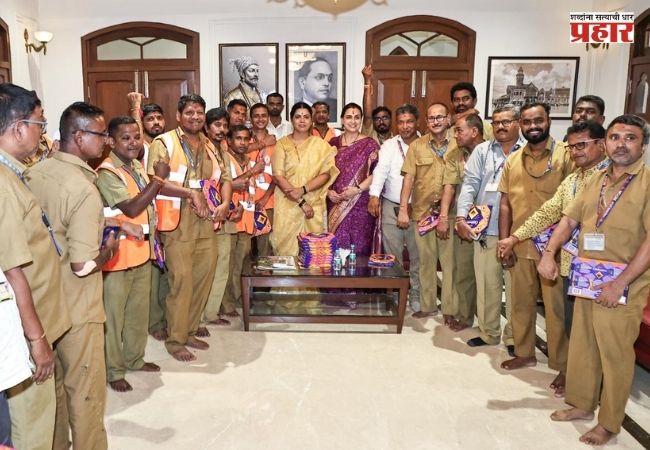 Ritu Tawde : महापौर बंगल्यातील कर्मचाऱ्यांसोबत महापौरांनी साजरी केली ‘कृतज्ञतेची राखी’