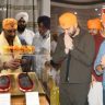 Sunny Deol Batwara 1947 : 'बटवारा १९४७' च्या प्रदर्शनाआधी सनी देओल नतमस्तक; मुलगा करणसोबत घेतले गुरु गोविंद सिंग यांचे आशीर्वाद!