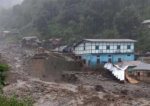 Arunachal Pradesh : अरुणाचल प्रदेशला पुराचा तडाखा; पाच सैनिक वाहून गेले तर चार नागरिकांचा मृत्यू