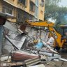 Vakola Unauthorized Shops : वाकोलातील पदपथांवरील ३७ अनधिकृत दुकानांवर कारवाई