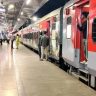 Central Railway New Rules : रेल्वेच्या नव्या नियमांनुसार विनातिकीट प्रवास, आरक्षित डब्यात घुसखोरी केल्यास आता भरावा लागणार हजारोंचा दंड; जाणून घ्या नवीन नियमांबद्दल