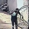 Greater Noida Crime : अंगावर काटा आणणारी घटना! चिमुकलीला चॉकलेटचं आमिष दाखवून दूर नेलं अन्...; पोलिसांकडून थेट एन्काऊंटर