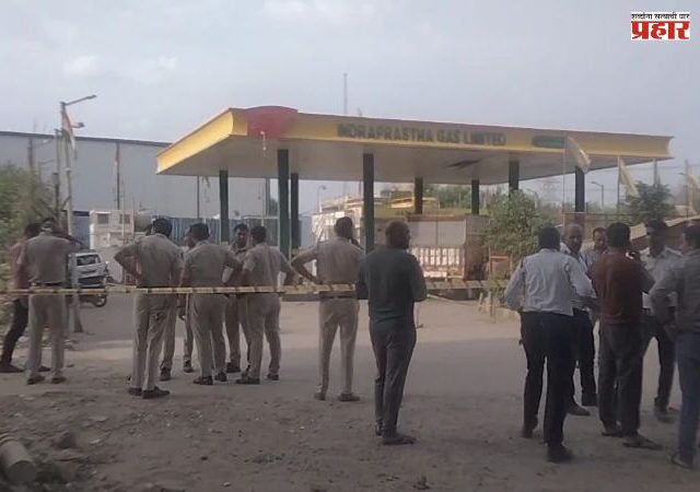 Delhi CNG Cylinder Blast : दिल्लीतील पेट्रोल पंपावर सीएनजी सिलेंडरचा भीषण स्फोट; ३ कामगारांचा मृत्यू, ३ जण गंभीर जखमी
