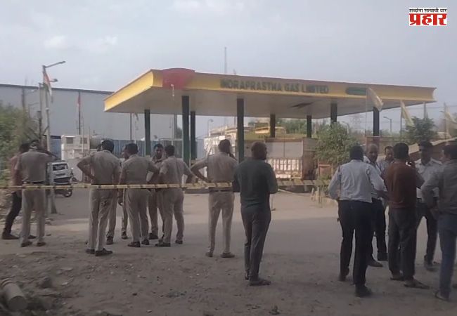 Delhi CNG Cylinder Blast : दिल्लीतील पेट्रोल पंपावर सीएनजी सिलेंडरचा भीषण स्फोट; ३ कामगारांचा मृत्यू, ३ जण गंभीर जखमी