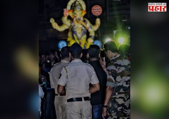 Ganesh Murti Safety : कार्यशाळेतून निघणाऱ्या मोठ्या गणेशमूर्तींवर पोलिसांची नजर