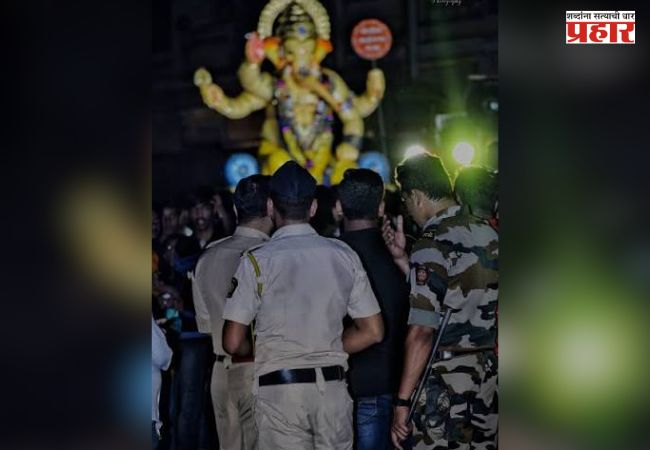 Ganesh Murti Safety : कार्यशाळेतून निघणाऱ्या मोठ्या गणेशमूर्तींवर पोलिसांची नजर
