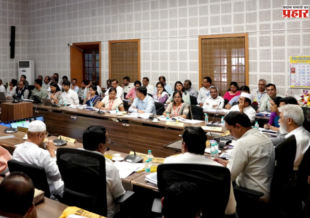 Nashik : शिक्षणासोबत संस्कार, स्वसंरक्षणाचे धडेही द्या ! विद्यार्थ्यांच्या सर्वांगीण विकासाला प्राधान्य देण्याचे शिक्षण मंत्री दादाजी भुसे यांचे निर्देश