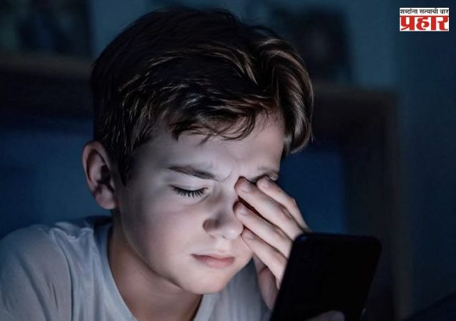 Parenting Tips : मुलांचा स्क्रीन टाइम कमी करायचा आहे? फोन हिसकावण्याऐवजी हे उपाय करा