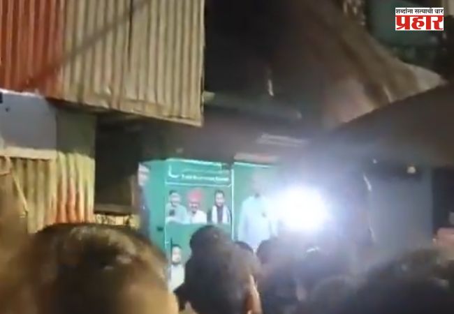 Mumbai Crane Accident : मुंबईत मोठा अपघात! कुर्ला-ट्रॉम्बे रेल्वे मार्गावर क्रेन कोसळली