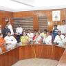 Nashik : सात दिवसांत 'नाशिक खड्डेमुक्त’, मंत्री गिरीश महाजनांचा प्रशासनाला अल्टिमेटम