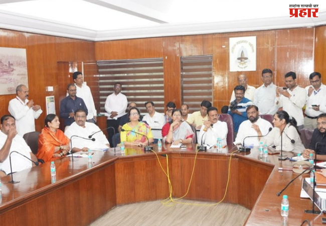 Nashik : सात दिवसांत ‘नाशिक खड्डेमुक्त’, मंत्री गिरीश महाजनांचा प्रशासनाला अल्टिमेटम