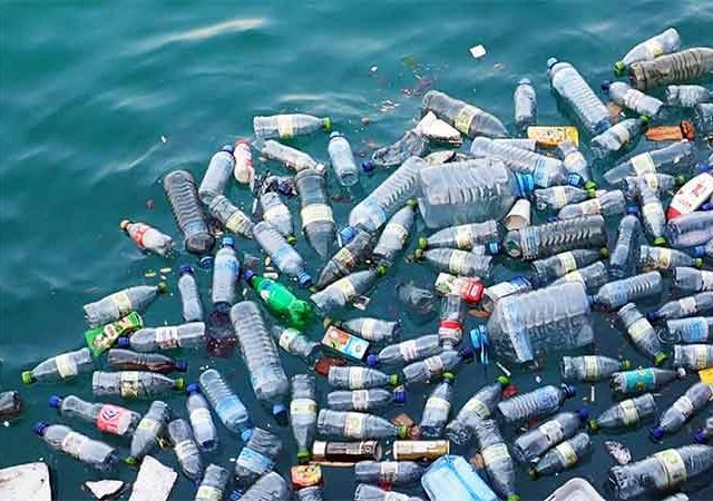 Plastic Waste : भारतापुढे दररोज १९ हजार टन प्लास्टिक कचऱ्याची विल्हेवाट लावण्याचे आव्हान