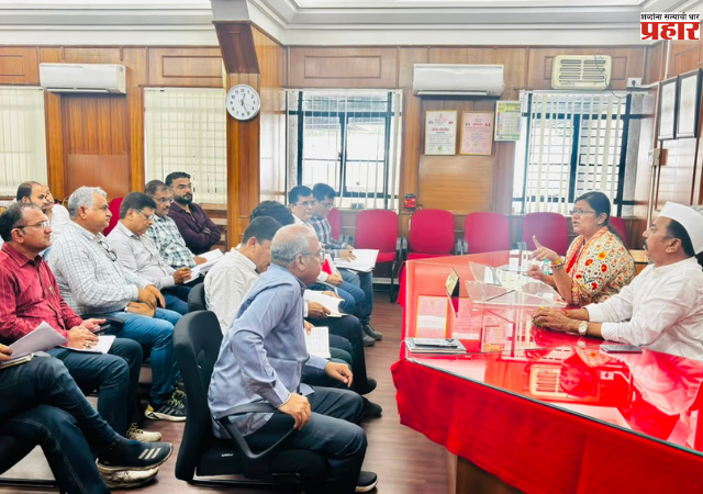 Nashik : रस्ते दुरुस्तीसाठी दिवस-रात्र यंत्रणा कार्यरत ठेवा, महापौर हिमगौरी आहेर-आडके यांचे निर्देश