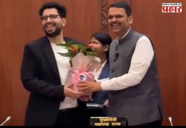 Samay Raina Viral video : ‘मेरा और सायबर सेल का रिश्ता पुराना है’! देवेंद्र फडणवीस आणि समय रैना एकाच मंचावर, Video Viral