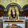 Shirdi : साईचरणी गुरूपौर्णिमा उत्सवात कोट्यवधींची गुरूदक्षिणा; दान केलेले सोन्याचे अलंकार तुम्ही पाहिलेत का ?