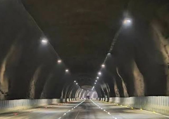 Mumbai Goa Highway : कशेडी घाटाला पर्यायी भुयारी मार्गात वाहनांवर पाण्याची गळती सुरूच